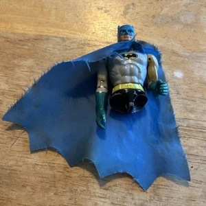 BATMAN 1979 MEGO DIE CAST METAL DC FIGURE per riparazione ricambi con mantello - Foto 1 di 14