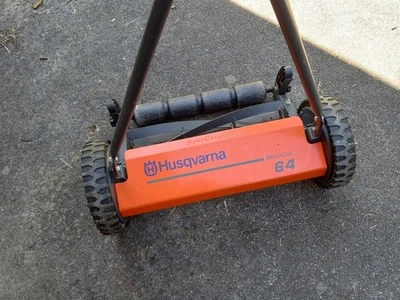 Cortacésped de carrete de empuje Husqvarna Novo Cut 64 16" Foto 1 de 4
