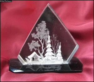 VINTAGE RUSSIAN 3D PLEXIGLAS DESKTOP SOUVENIR - Picture 1 of 8