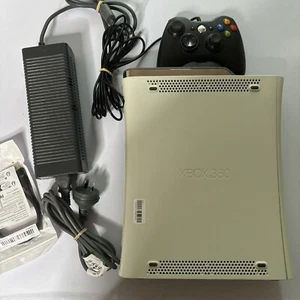Microsoft Xbox 360 Console White 250gb HDD & 1 Controller PAL - Picture 1 of 11