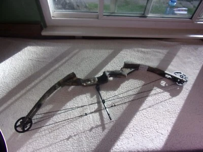 Darton Storm Left Hand Compound Bow - Image 1 of 4