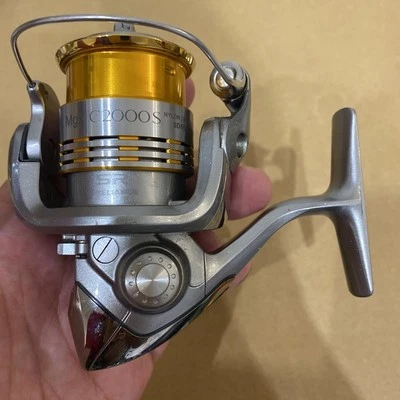 [☆Buono!] Mulinello da pesca Shimano 09 Twin Power MG C2000S Silver dal Giappone - Immagine 1 di 4