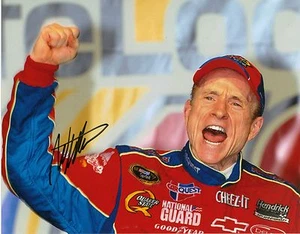 MARK MARTIN SIGNED AUTOGRAPHED NASCAR DRIVER 8" x 10" PHOTO W/ COA - Picture 1 of 1