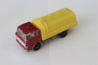 Early Majorette DAF 2600 Petrol Tanker Shell Red/Yellow - Image 1 of 4