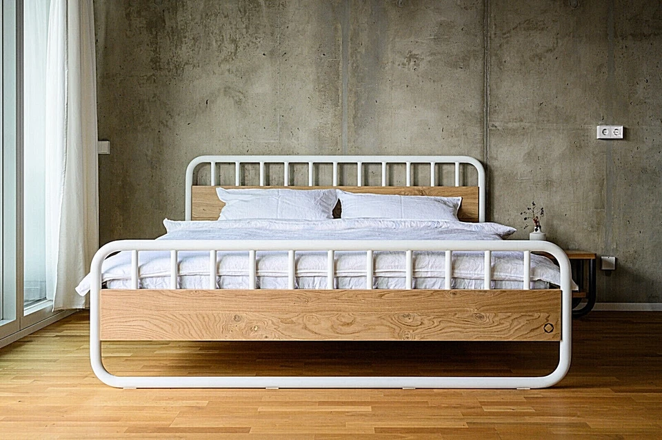 Bettgestell Eichenholz Metallrahmen inkl. Lattenrost Industrial Bett Loft Design - Bild 1 von 1