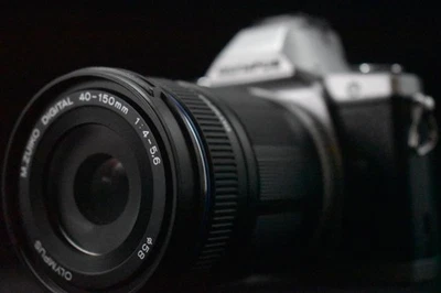 [US Duty Paid] Olympus OMD E-M5 Mirrorless Digital Camera with Lens Silver 8264 - Image 1 of 4