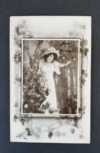 Beautiful Alluring Woman Postcard 1911 Posted - Bild 1 von 2