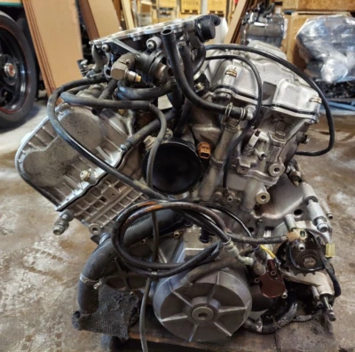 01-04 Aprilia RST 1000 Futura motor probado en funcionamiento y comp VIDEO 61K millas Foto 1 de 4