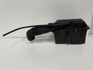 Jeep Wrangler YJ 1991-1995 2.5L 4 Cylinder Air Cleaner Air Box Intake Assembly - Picture 1 of 5