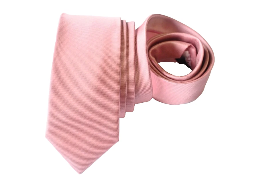 CORBATA HOMBRE RIVER ISLAND ROSA/SÓLIDO ANCHO: 2.3/8" LARGO: 58" POLIÉSTER Foto 1 de 3