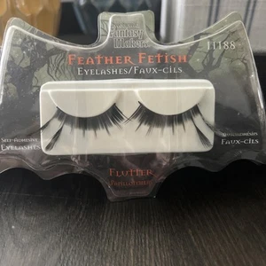 Feather Fetish Eyelashes  - Picture 1 of 2