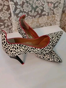 J.Renee Dalmation Pump Trimmed In Red - Picture 1 of 12