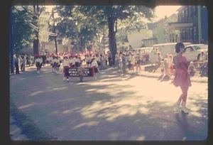 Lloyd Highland NY Minutemen Ulster County 1960s Era Parade 35mm Slide B5 - Bild 1 von 1