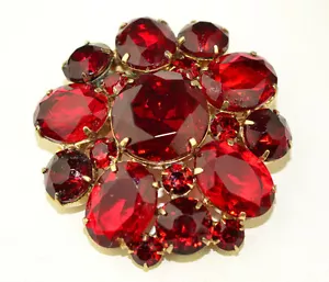 VINTAGE LARGE RED CLUSTER PIN WITH OVAL & ROUND PRONG SET STONES - Picture 1 of 4