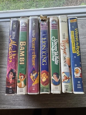 Disney VHS Aladdin, Bambi, Beauty & the Beast, The Lion King, & More (7) lot - Image 1 of 4