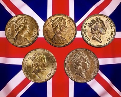 Lot of 5 Different Great Britain Pennies - Elizabeth II - Toning - Combined Ship - Image 1 of 2
