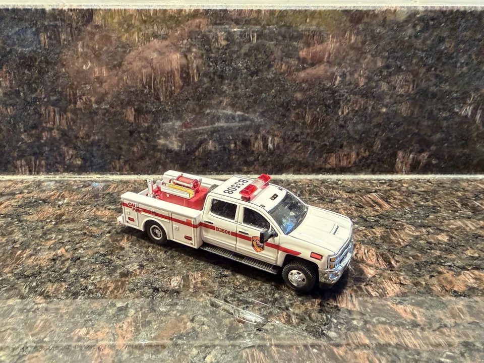 ¡NUEVO! Motor de ataque inicial Code 3 personalizado del Departamento de Silvicultura de California 3288 Foto 1 de 4