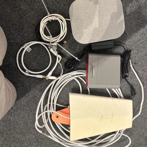 WeBoost Home MultiRoom Cell Signal Booster Kit 470144 - Photo 1 sur 3