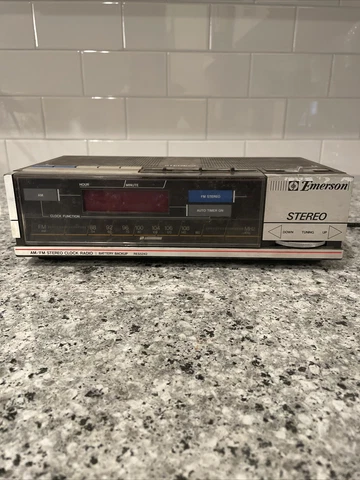 Vintage Emerson AM FM Stereo Clock Radio RES5242 Red Display Tested Working Cover