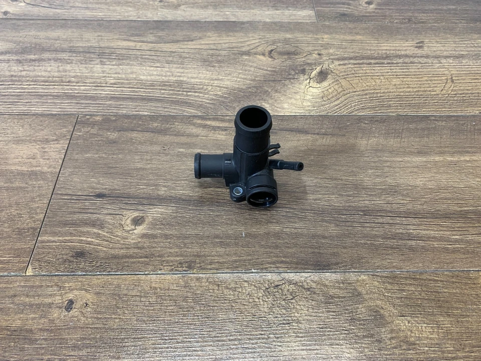 Volkswagen Golf Passat 1992-1998 1,9 diésel motor TDI brida de refrigerante OEM NUEVO Foto 1 de 4