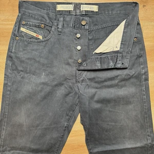 Vintage Diesel Jeans Men 34x32 Black Cheyenne Straight Leg Whiskers Italy FLAW - Picture 1 of 14