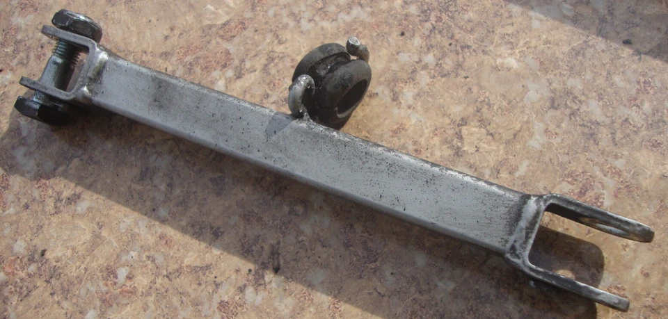 1994 Kawasaki Ninja ZX600 ZX 600 ZX-6 Rear Brake Caliper Mount Bar Swingarm L4 - Image 1 of 1