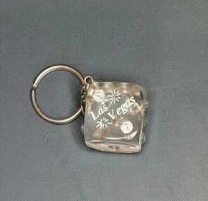 VINTAGE Las Vegas grande 1" fustella portachiavi con finto diamante pips RARO COME NUOVO - Foto 1 di 6
