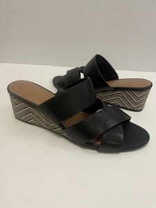 NWOB Aerosoles Westfield Black Wedge Sandals Size 7W - Picture 1 of 6