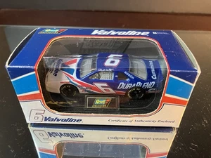 Mark Martin #6 Valvoline Durabland 1996 Ford Thunderbird 1:64 Revell - Picture 1 of 2