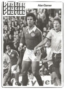 ALAN GARNER PORTSMOUTH FC 1980-82 EX WATFORD RARE ORIGINAL AUTOGRAPHED PICTURE - Picture 1 of 2