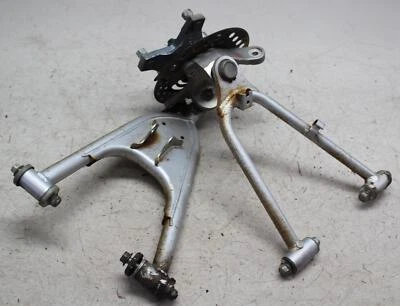 2004 ARCTIC CAT DVX400 FRONT LOWER UPPER RIGHT CONTROL A ARMS W KNUCKLE AND HUB  - Imagem 1 de 4
