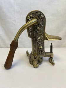 VTG Rogar Estate Wine Bottle Opener Counter Mount Solid Wood Handle Vintage USA - Picture 1 of 8