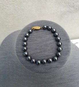 Vintage Faux schwarze Perlen Armband mit goldfarbenem Verschluss 7 Zoll - Bild 1 von 4