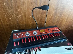 Korg Microkorg XL Plus - BKRD Synthesizer with Vocoder w/ box, mic - Picture 1 of 12