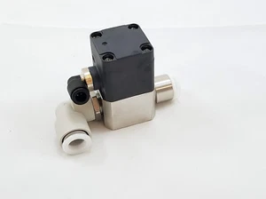 SMC LVA20-02F-A-Z Válvula química de alta pureza operada por aire - Imagen 1 de 3