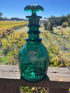 Smaragdgrüne Portweinkaraffe aus geschliffenem Glas - Bild 1 von 12