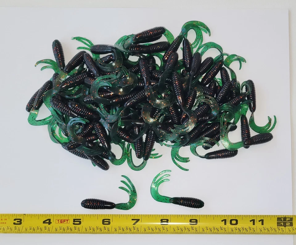 Triple Tail Tri-Tip Black Green Color 2 inch 100 Pack Curl Tail Grubs - Image 1 of 2