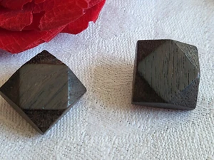 Duo boutons anciens en bois collection travaillé laiton pied  1,5 cm G12A - Picture 1 of 3