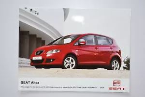 Foto de prensa de coche - SEAT Altea 2004 - rojo - vista frontal/lateral - Imagen 1 de 1