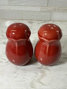 Ceramic Salt and pepper Shakers Set Of 2 Cinnamon Red - Picture 1 of 7