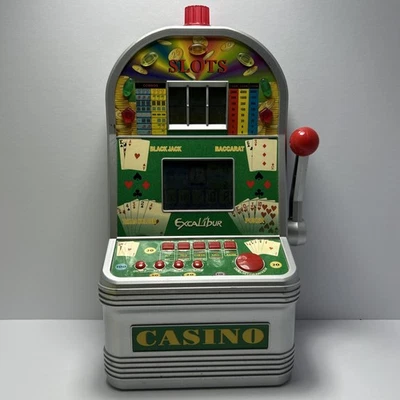 De colección Excalibur 7 en 1 Ultimate Casino Talking Gambling Slot Machine [Funcionando] Foto 1 de 4