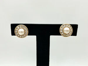Beautiful 1928 Brand Clip On Earrings - Faux Pearl With Clear Rhinestones Round - Picture 1 of 4