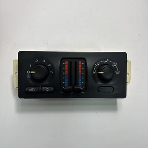 2003 - 2006 Chevrolet Tahoe Suburban AC Heater Climate Control OEM 10370033 - Picture 1 of 11