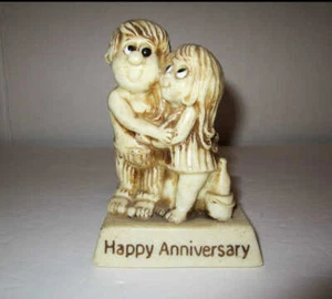 Vintage 1976 Russ Berrie Happy Anniversary statue #9224 - Picture 1 of 2