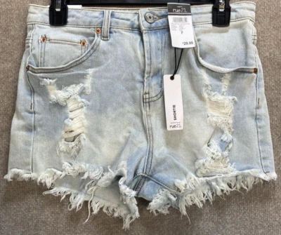 Bermuda jeans Rue21 cintura baixa lavagem leve desgastada bainha enrolada crua tamanho 7 - Imagem 1 de 4