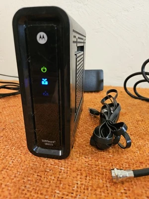 Motorola Surfboard SB6121 Cable Modem DOCSIS 3.0. Plus Cords. WORKS. - Image 1 of 4