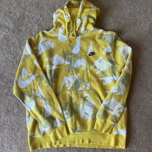Nike Hoodie Mens Large Pullover Allover Print Swoosh Y2K Yellow Retro - Picture 1 of 5