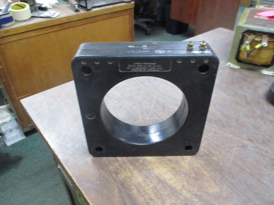 PMC Current Transformer 120-252 Ratio: 2500:5A 600V 50-400Hz 10KV BIL Used - Image 1 of 4