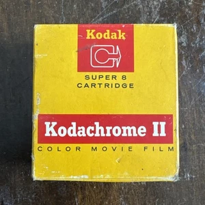 Cartucho de película Super 8 Kodachrome II de colección 50 pies 02/72 - Imagen 1 de 3