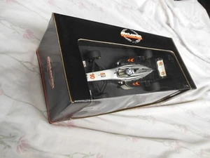 Paul's Model Art Minichamps McLaren Collection 1:18  Mercedes-Benz Mobil 1 - #10 - Picture 1 of 5